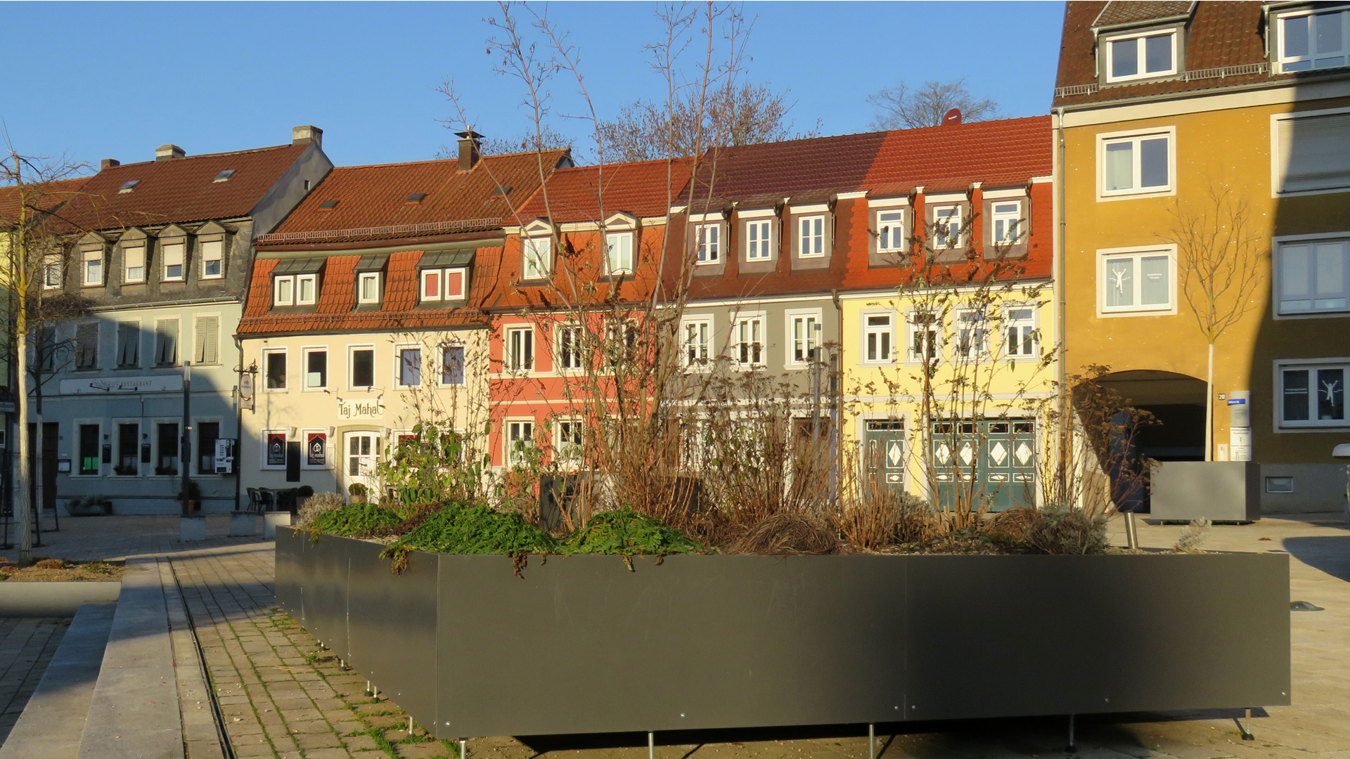 Stadtbegrünung mit Pflanzeninseln